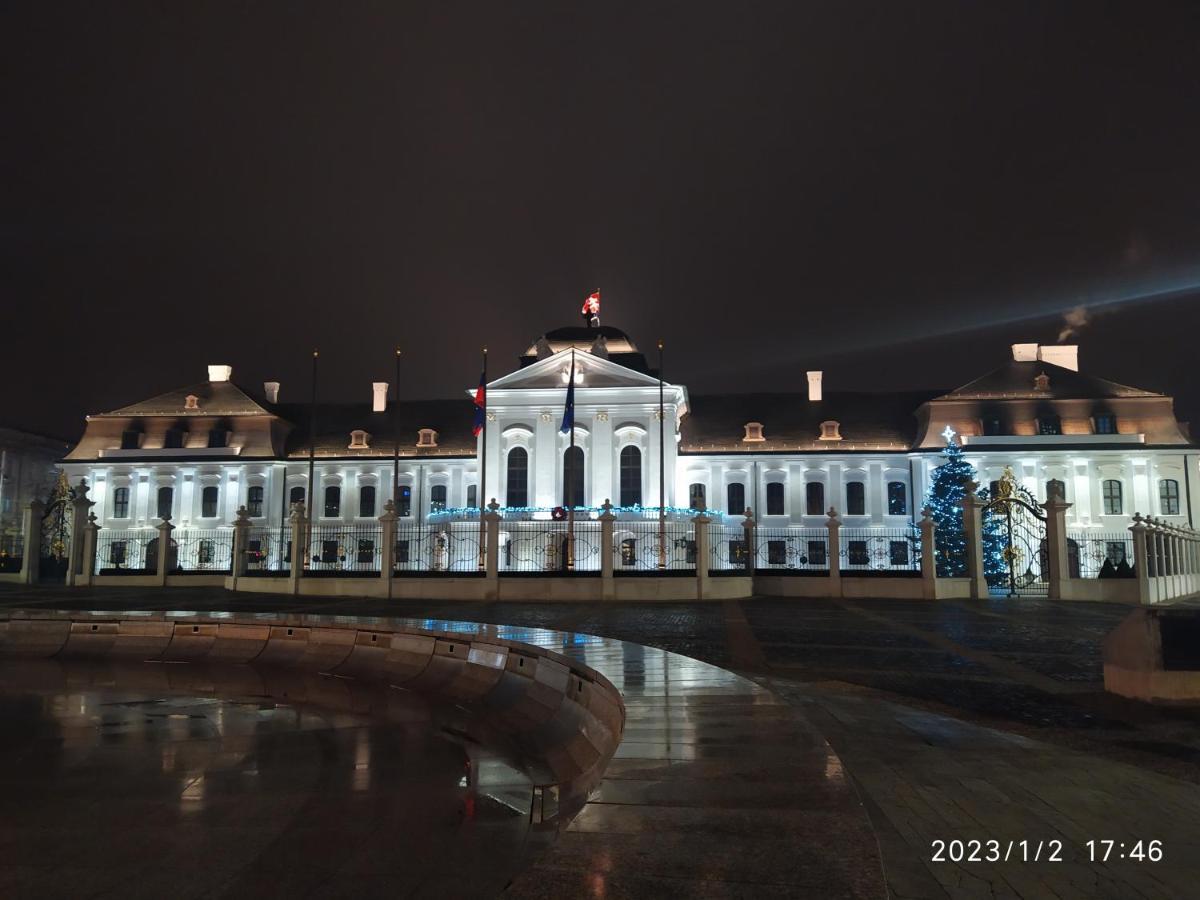 Krasny Byt S Vyhladmi V Historickom Centre Bratislava Extérieur photo